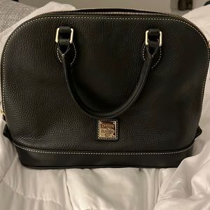 Dooney & Bourke hand bag